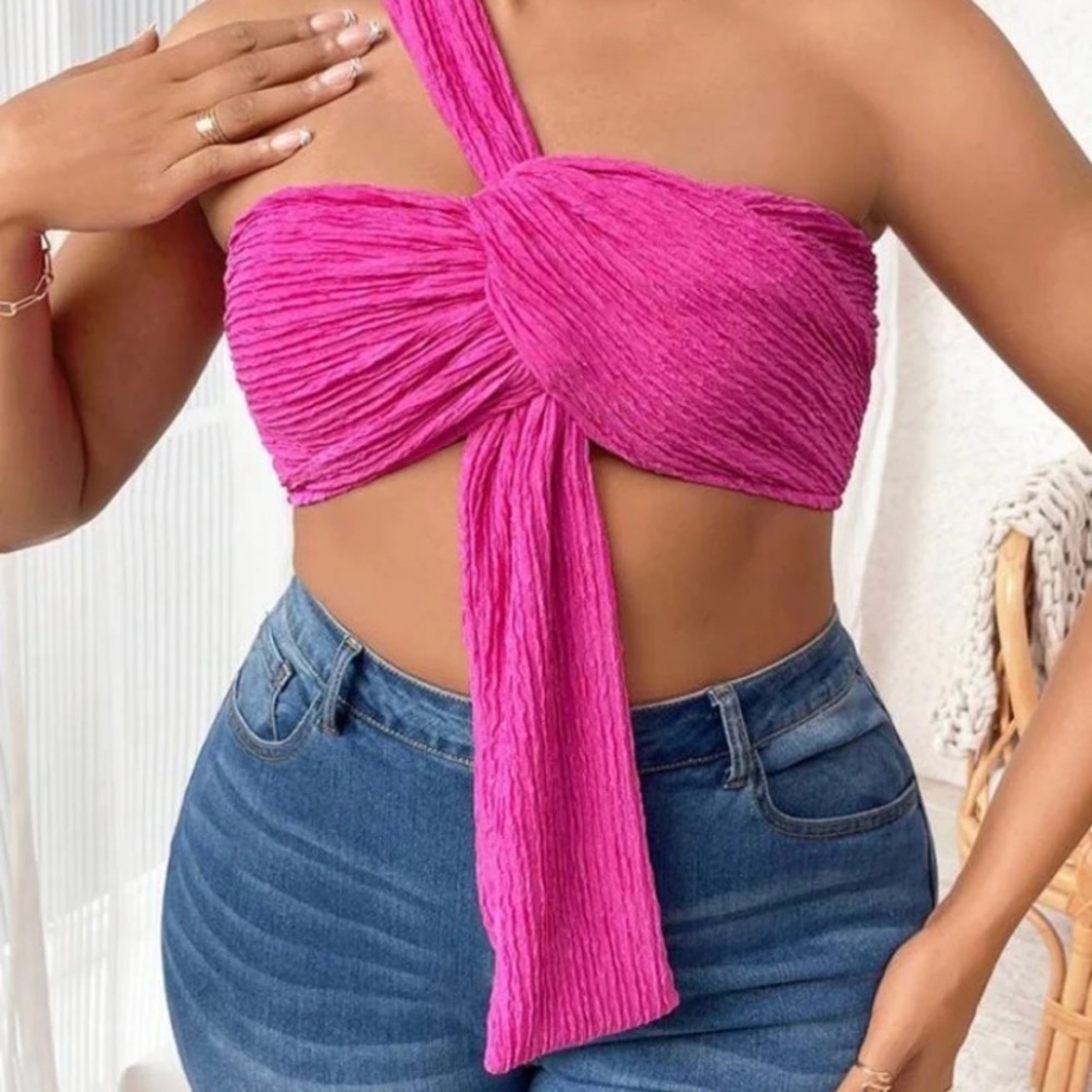 Sexy one twist shoulder crop top